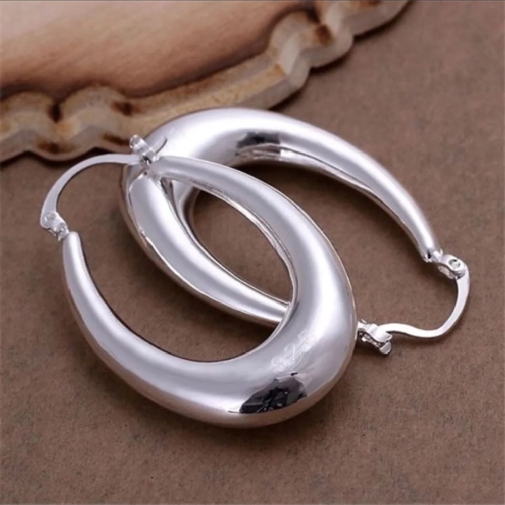 New! Silver Hoop Earrings - Picture 4 of 12